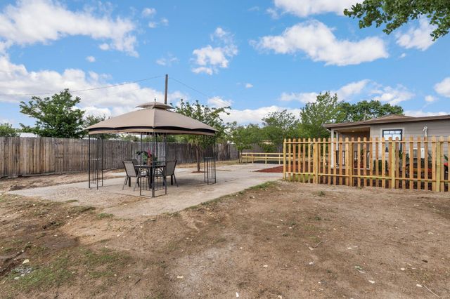 7521 Sanchez Road SW, Albuquerque, NM 87105