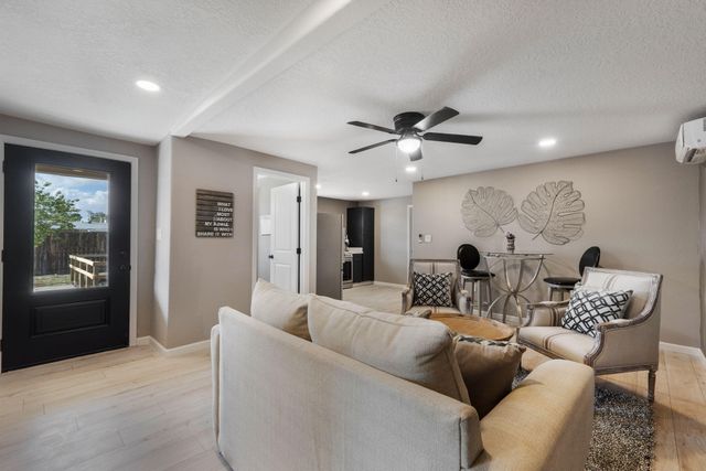 7521 Sanchez Road SW, Albuquerque, NM 87105