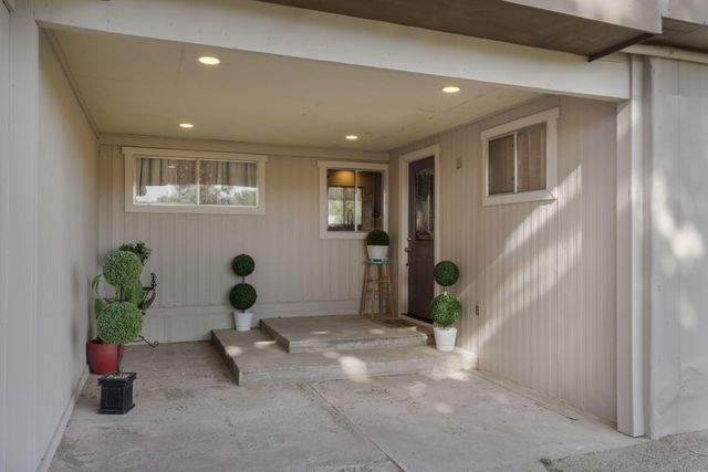 7521 Sanchez Road SW, Albuquerque, NM 87105