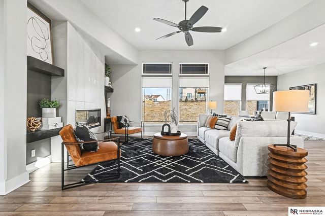 10017 S 181st Street, Omaha, NE 68136