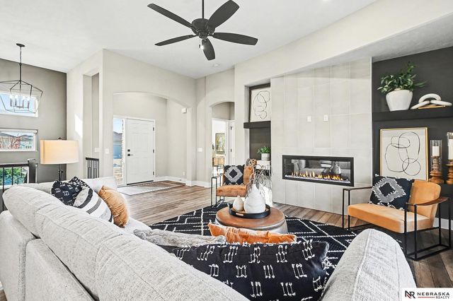 10017 S 181st Street, Omaha, NE 68136