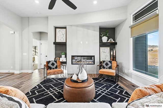 10017 S 181st Street, Omaha, NE 68136