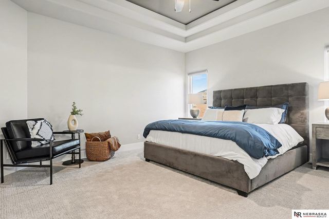 10017 S 181st Street, Omaha, NE 68136