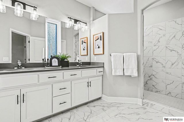 10017 S 181st Street, Omaha, NE 68136