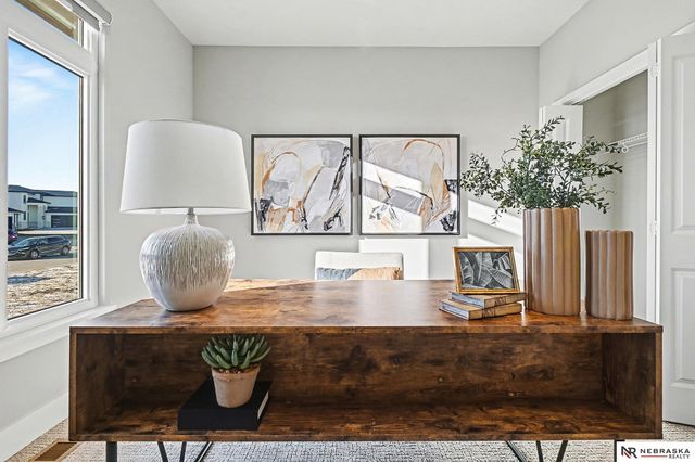 10017 S 181st Street, Omaha, NE 68136