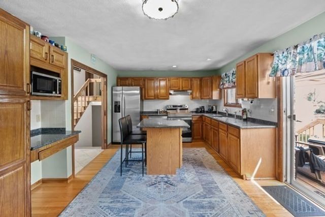 394 Lees River Avenue, Somerset, MA 02725