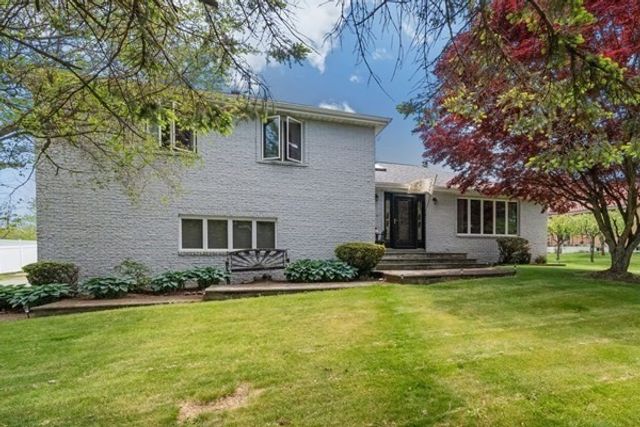 394 Lees River Avenue, Somerset, MA 02725