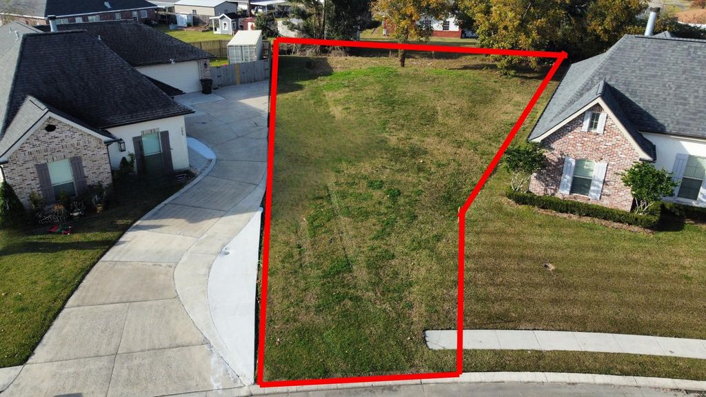 126 Del Rio Drive, Houma, LA 70360