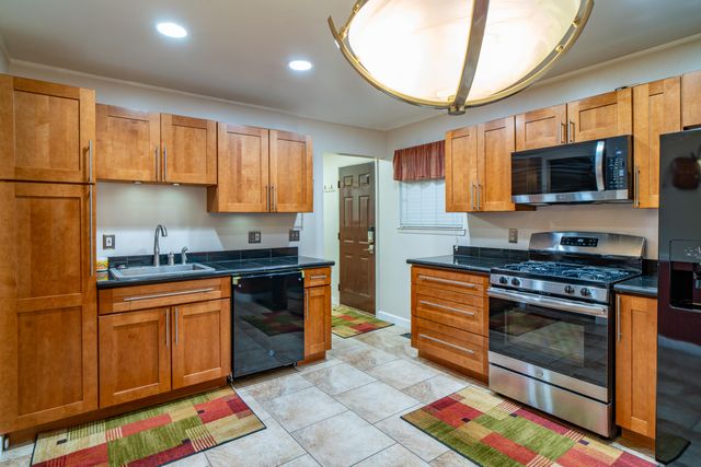 34839 John Hauk Street, Westland, MI 48185