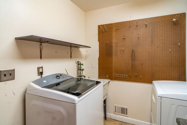 34839 John Hauk Street, Westland, MI 48185