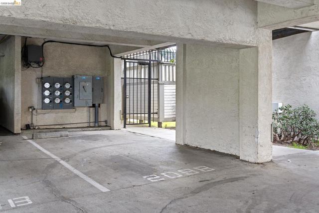3161 Birmingham Dr 209, Richmond, CA 94806