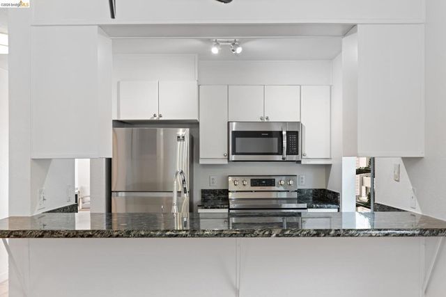3161 Birmingham Dr 209, Richmond, CA 94806