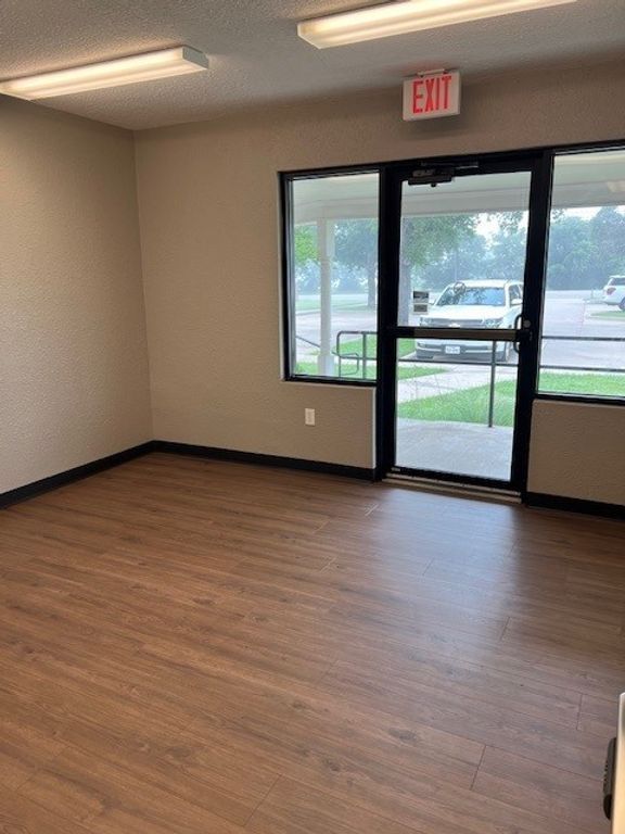 1910 W Henderson Street, Cleburne, TX 76033 — photo 2