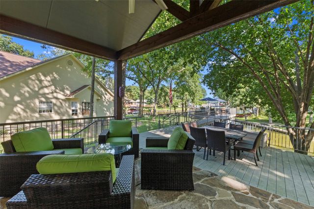 124 Robin Hood Way, Gun Barrel City, TX 75156