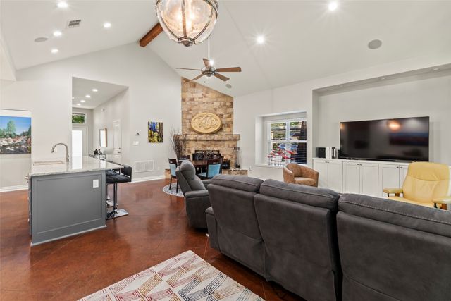 124 Robin Hood Way, Gun Barrel City, TX 75156