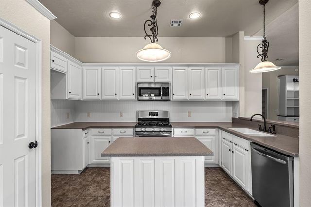 717 SW 155th Place, Oklahoma City, OK 73170