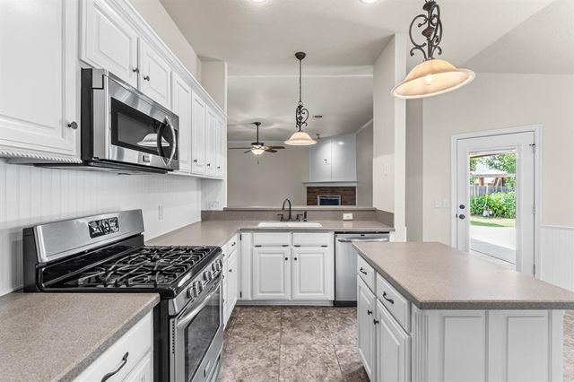 717 SW 155th Place, Oklahoma City, OK 73170