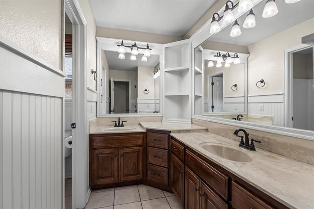 717 SW 155th Place, Oklahoma City, OK 73170