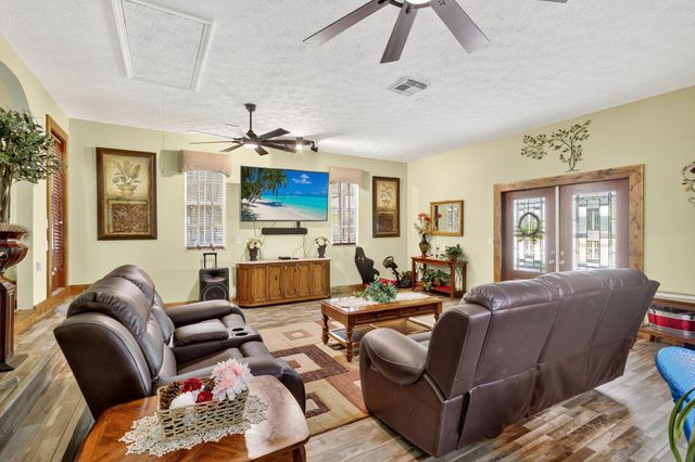 600 Gopher Hill Road, Fort Pierce, FL 34982