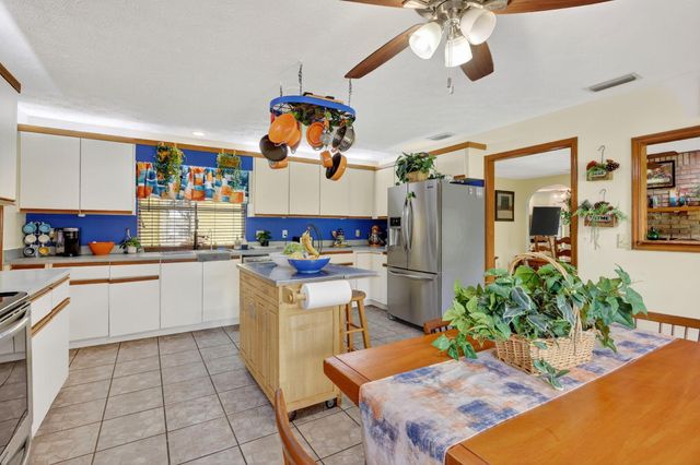 600 Gopher Hill Road, Fort Pierce, FL 34982