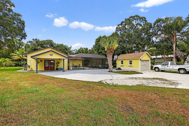 600 Gopher Hill Road, Fort Pierce, FL 34982