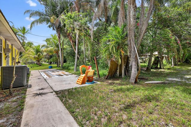 600 Gopher Hill Road, Fort Pierce, FL 34982