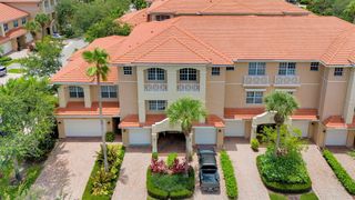 4703 Artesa Way E, Palm Beach Gardens, FL 33418