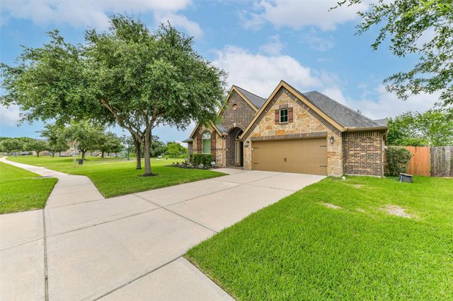 4039 N Creekmont Drive, Fresno, TX 77545