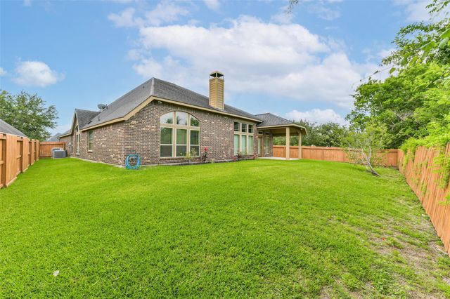 4039 N Creekmont Drive, Fresno, TX 77545