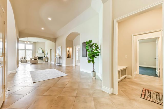 4039 N Creekmont Drive, Fresno, TX 77545