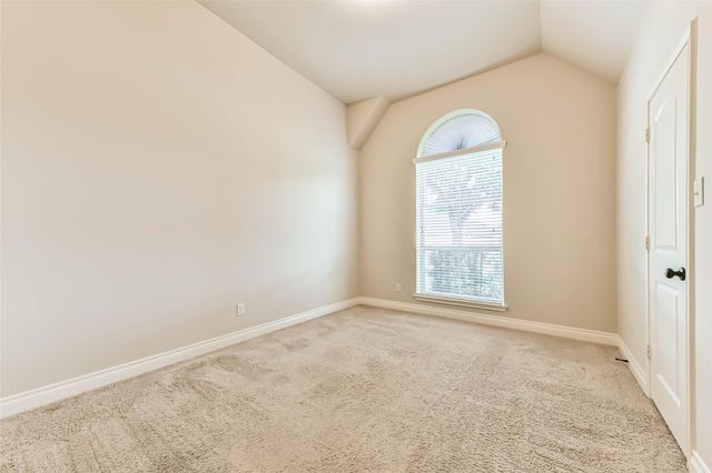 4039 N Creekmont Drive, Fresno, TX 77545