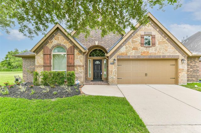 4039 N Creekmont Drive, Fresno, TX 77545