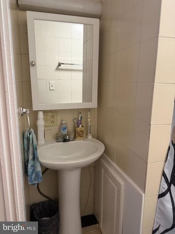 523 OLEY ST, Wyomissing, PA 19610