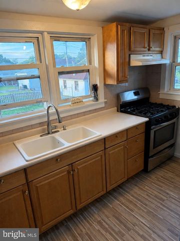 523 OLEY ST, Wyomissing, PA 19610