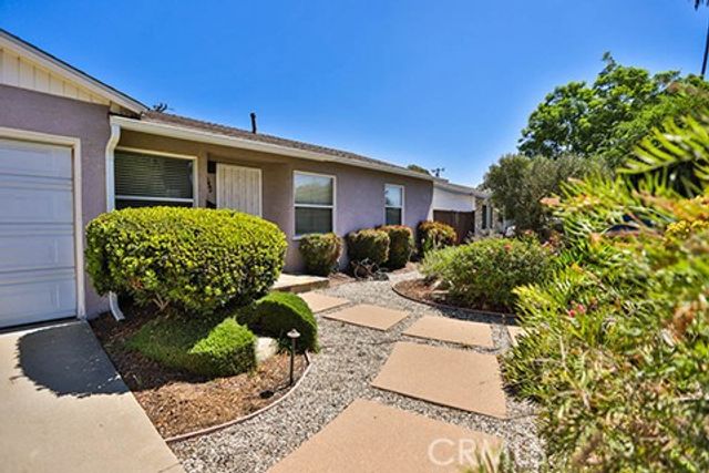 323 E El Sur Street, Monrovia, CA 91016