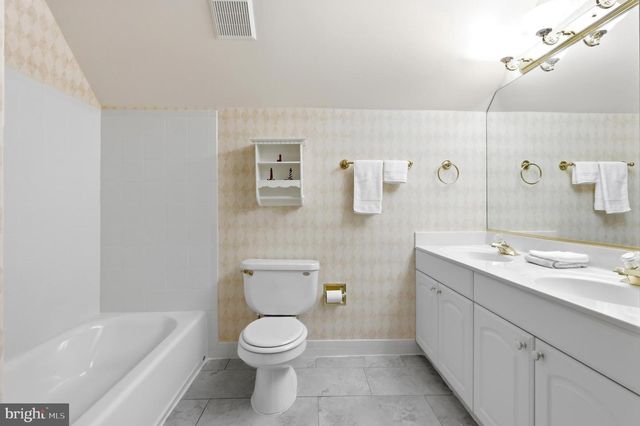 2 CROSSCUT CT, Damascus, MD 20872
