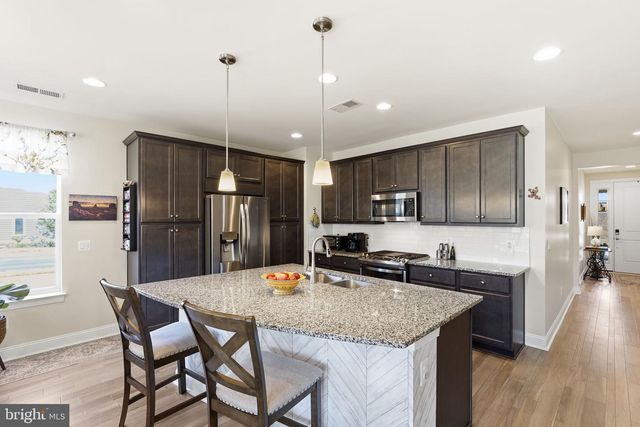 142 MILKWEED DR, Lake Frederick, VA 22630