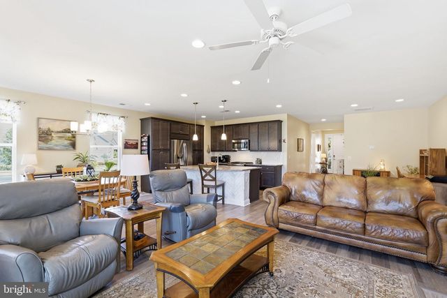 142 MILKWEED DR, Lake Frederick, VA 22630