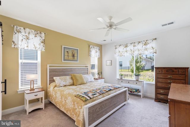 142 MILKWEED DR, Lake Frederick, VA 22630