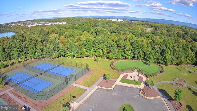 142 MILKWEED DR, Lake Frederick, VA 22630