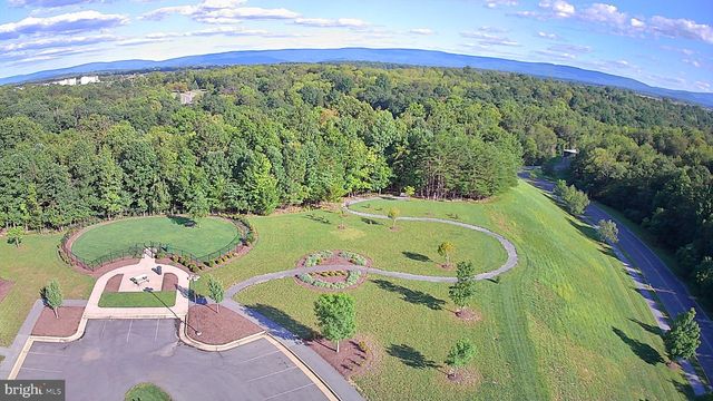 142 MILKWEED DR, Lake Frederick, VA 22630