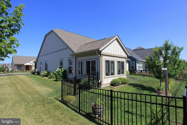 142 MILKWEED DR, Lake Frederick, VA 22630