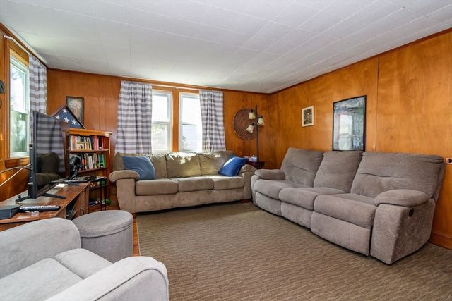 128 N Main St, Natick, MA 01760