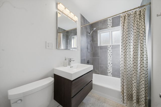 1331 W Chase Avenue 3A, Chicago, IL 60626