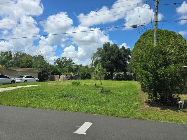 8714 N HYALEAH ROAD, Tampa, FL 33617
