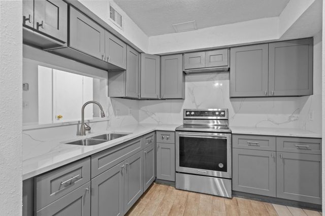 11002 Hammerly Boulevard 61, Houston, TX 77043