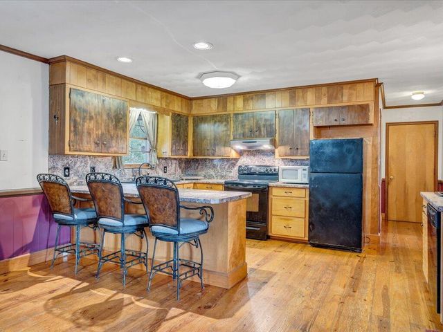 800 Orchard DR, Bassett, VA 24055