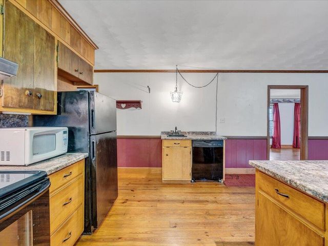 800 Orchard DR, Bassett, VA 24055