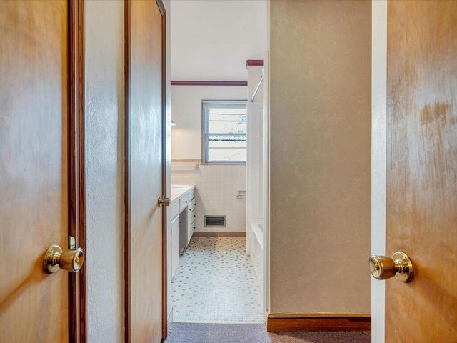 800 Orchard DR, Bassett, VA 24055