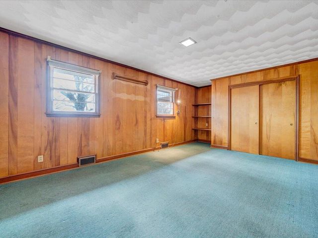 800 Orchard DR, Bassett, VA 24055